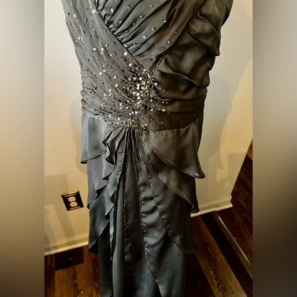 Ignite Evenings by Carol Lin 12P full length gown - Picture 4 of 11